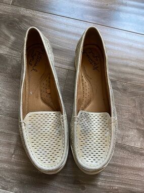 Natural Soul Women's Silver/Gold Perforated Slip-On Loafers